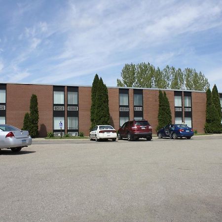 Sunlac Inn Lakota Bagian luar foto