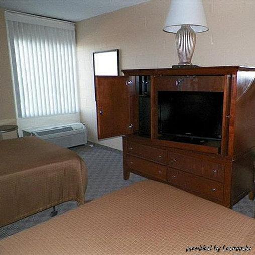 Sunlac Inn Lakota Ruang foto