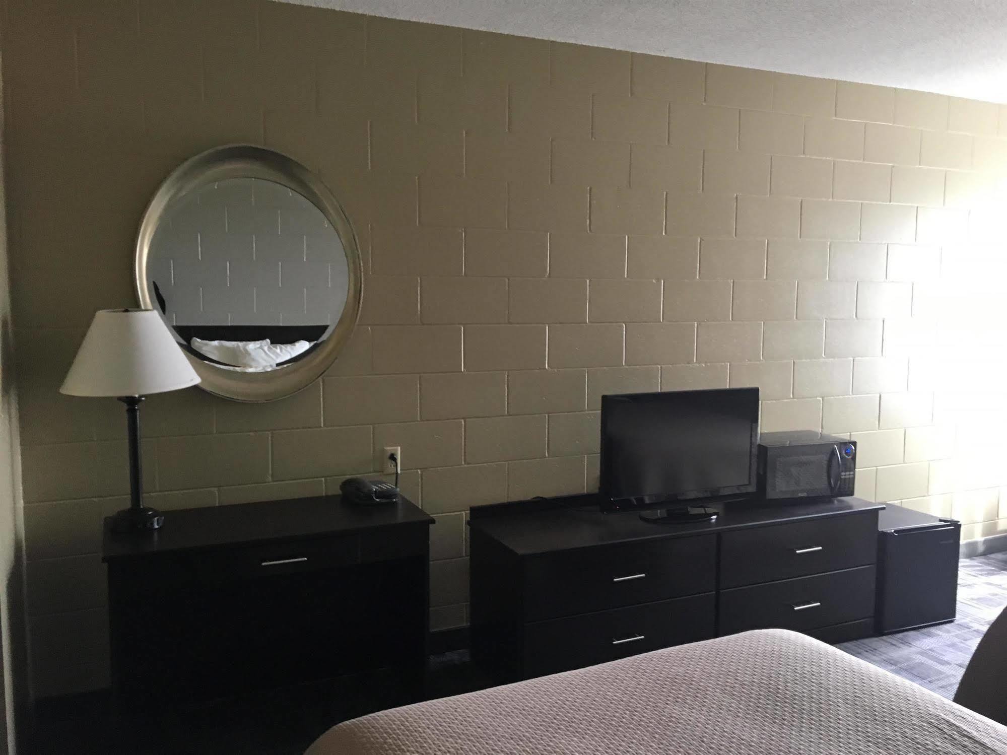 Sunlac Inn Lakota Bagian luar foto