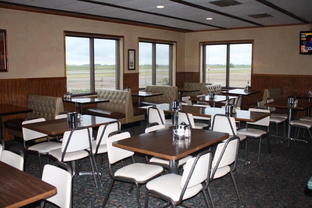 Sunlac Inn Lakota Bagian luar foto