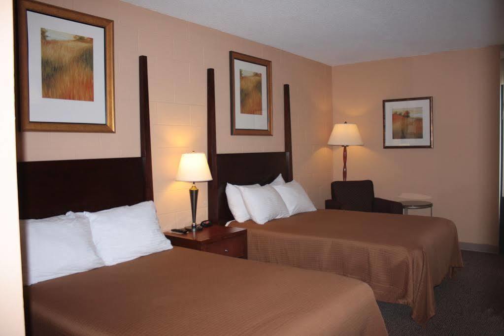 Sunlac Inn Lakota Bagian luar foto